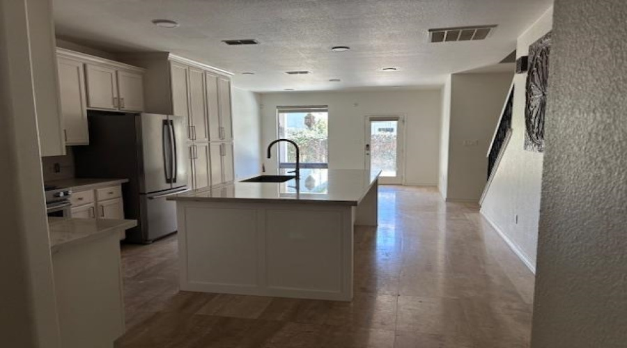 9813 Sandhill Dr, Laredo, Texas 78045-0000, 4 Bedrooms Bedrooms, 7 Rooms Rooms,3 BathroomsBathrooms,Residential,For Rent,9813 Sandhill Dr,20264457