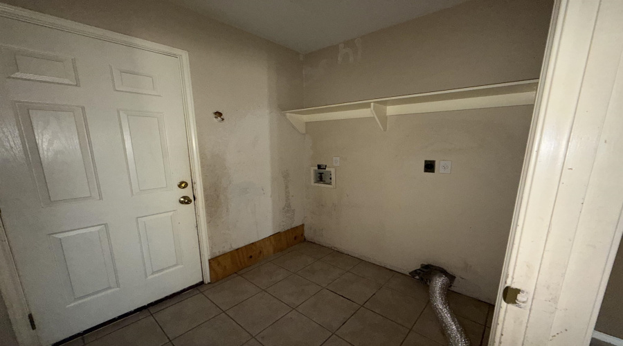 614 Pinos Cr, Laredo, Texas 78043, 3 Bedrooms Bedrooms, 6 Rooms Rooms,2 BathroomsBathrooms,Residential,For Sale,614 Pinos Cr,20261327