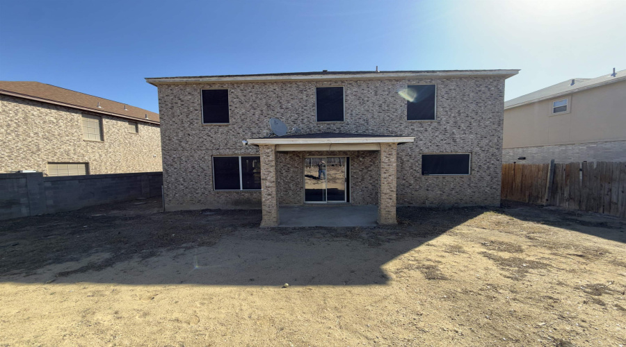 614 Pinos Cr, Laredo, Texas 78043, 3 Bedrooms Bedrooms, 6 Rooms Rooms,2 BathroomsBathrooms,Residential,For Sale,614 Pinos Cr,20261327