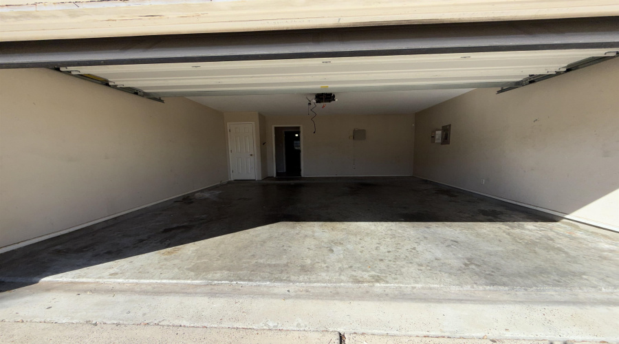 614 Pinos Cr, Laredo, Texas 78043, 3 Bedrooms Bedrooms, 6 Rooms Rooms,2 BathroomsBathrooms,Residential,For Sale,614 Pinos Cr,20261327