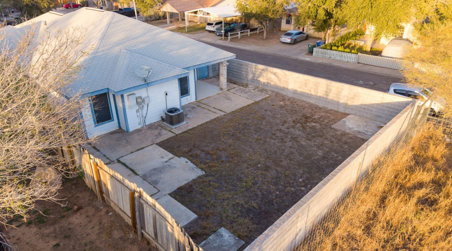 725 Baretta Ct, Laredo, Texas 78043, 3 Bedrooms Bedrooms, 6 Rooms Rooms,2 BathroomsBathrooms,Residential,For Sale,725 Baretta Ct,20264458