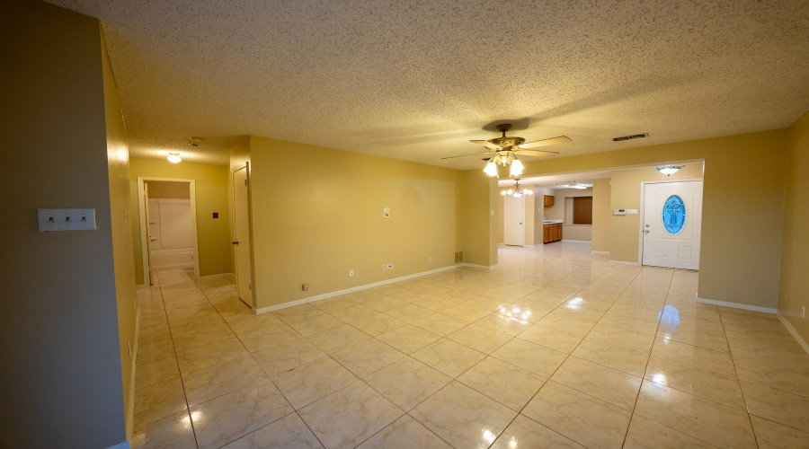 725 Baretta Ct, Laredo, Texas 78043, 3 Bedrooms Bedrooms, 6 Rooms Rooms,2 BathroomsBathrooms,Residential,For Sale,725 Baretta Ct,20264458