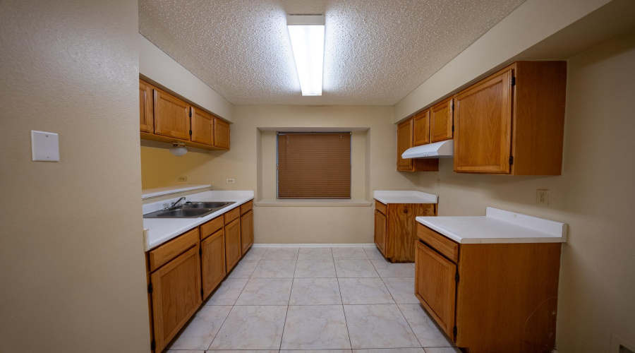 725 Baretta Ct, Laredo, Texas 78043, 3 Bedrooms Bedrooms, 6 Rooms Rooms,2 BathroomsBathrooms,Residential,For Sale,725 Baretta Ct,20264458