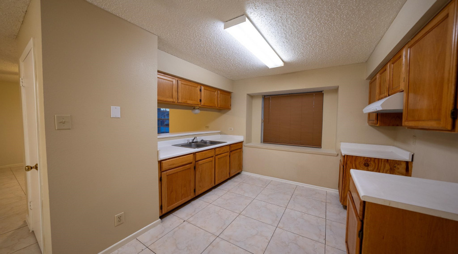 725 Baretta Ct, Laredo, Texas 78043, 3 Bedrooms Bedrooms, 6 Rooms Rooms,2 BathroomsBathrooms,Residential,For Sale,725 Baretta Ct,20264458
