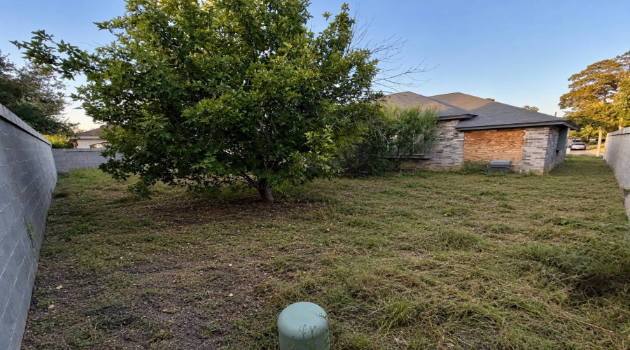 8904 Crossway Dr, Laredo, Texas 78045, 3 Bedrooms Bedrooms, 6 Rooms Rooms,2 BathroomsBathrooms,Residential,For Sale,8904 Crossway Dr,20264461