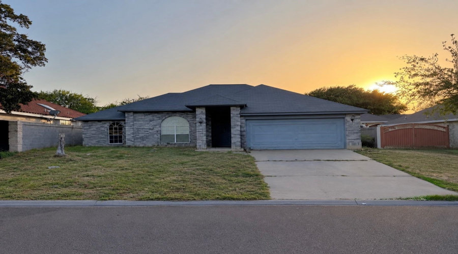 8904 Crossway Dr, Laredo, Texas 78045, 3 Bedrooms Bedrooms, 6 Rooms Rooms,2 BathroomsBathrooms,Residential,For Sale,8904 Crossway Dr,20264461