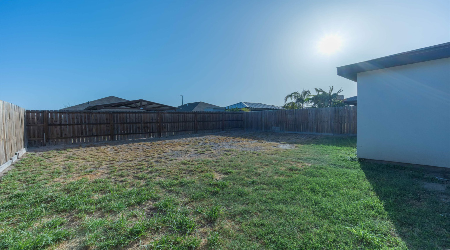 624 Rockrose Dr, Laredo, Texas 78046, 3 Bedrooms Bedrooms, 5 Rooms Rooms,2 BathroomsBathrooms,Residential,For Sale,624 Rockrose Dr,20264462