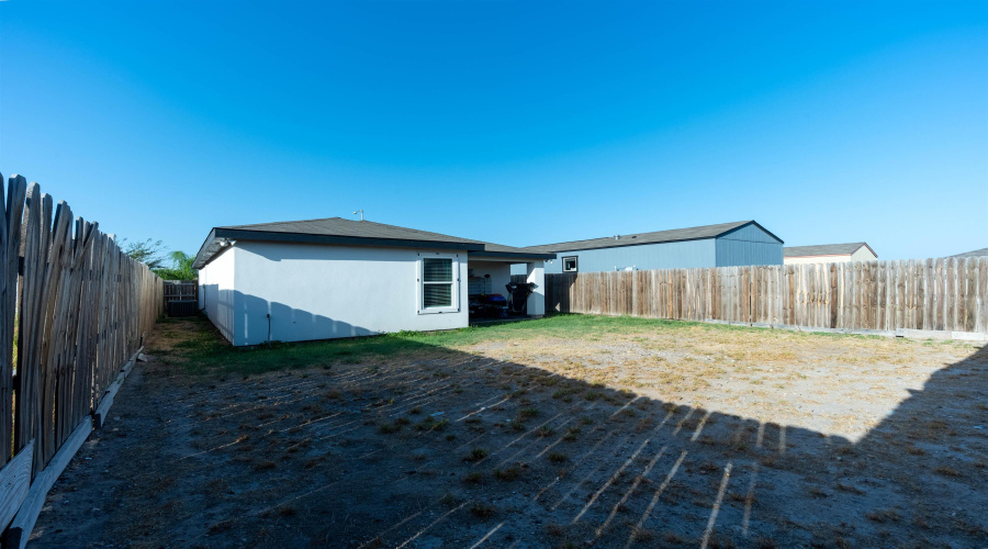 624 Rockrose Dr, Laredo, Texas 78046, 3 Bedrooms Bedrooms, 5 Rooms Rooms,2 BathroomsBathrooms,Residential,For Sale,624 Rockrose Dr,20264462