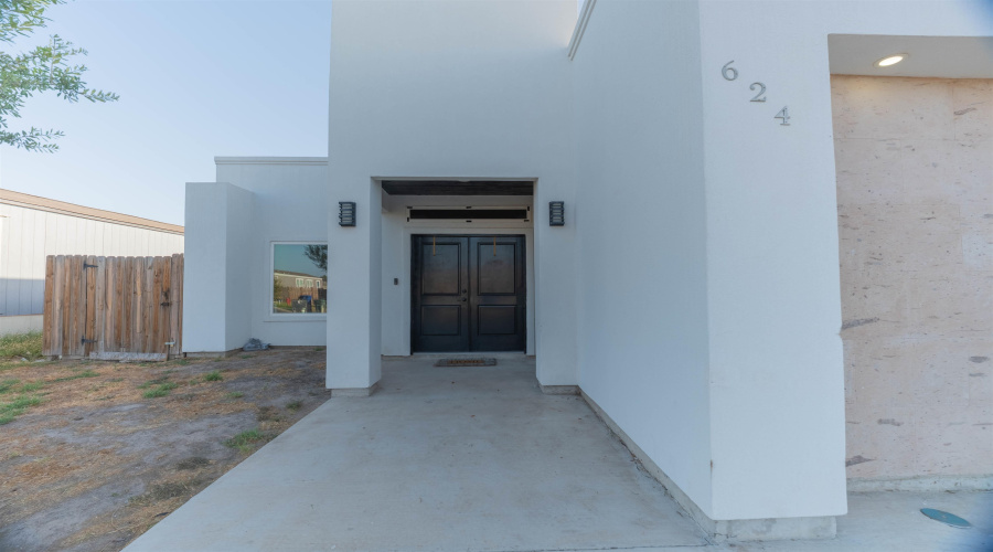 624 Rockrose Dr, Laredo, Texas 78046, 3 Bedrooms Bedrooms, 5 Rooms Rooms,2 BathroomsBathrooms,Residential,For Sale,624 Rockrose Dr,20264462
