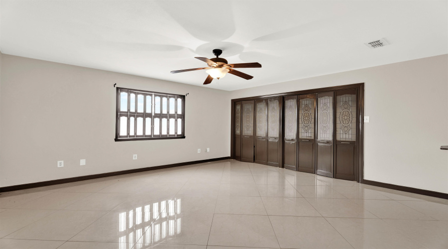 216 Century Blvd, Laredo, Texas 78046, 5 Bedrooms Bedrooms, 9 Rooms Rooms,4 BathroomsBathrooms,Residential,For Sale,216 Century Blvd,20264463