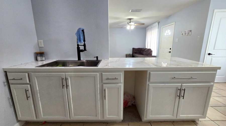 4902 Marcella Ave, Laredo, Texas 78041, 2 Bedrooms Bedrooms, 3 Rooms Rooms,1 BathroomBathrooms,Residential,For Sale,4902 Marcella Ave,20261904