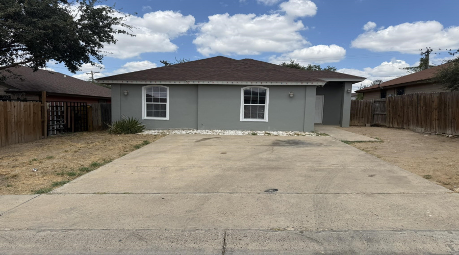 504 Viviana Cts, Laredo, Texas 78046-4612, 3 Bedrooms Bedrooms, 5 Rooms Rooms,2 BathroomsBathrooms,Residential,For Sale,504 Viviana Cts,20264464