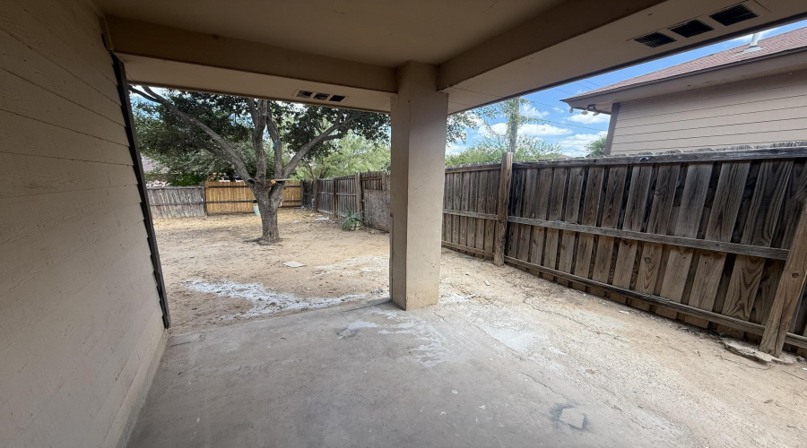 504 Viviana Cts, Laredo, Texas 78046-4612, 3 Bedrooms Bedrooms, 5 Rooms Rooms,2 BathroomsBathrooms,Residential,For Sale,504 Viviana Cts,20264464
