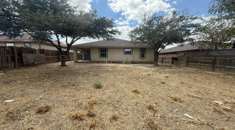 504 Viviana Cts, Laredo, Texas 78046-4612, 3 Bedrooms Bedrooms, 5 Rooms Rooms,2 BathroomsBathrooms,Residential,For Sale,504 Viviana Cts,20264464