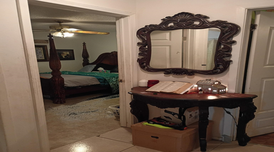 1016 N Lost Creek Lp, Laredo, Texas 78046-6019, 3 Bedrooms Bedrooms, 5 Rooms Rooms,2 BathroomsBathrooms,Residential,For Sale,1016 N Lost Creek Lp,20264467