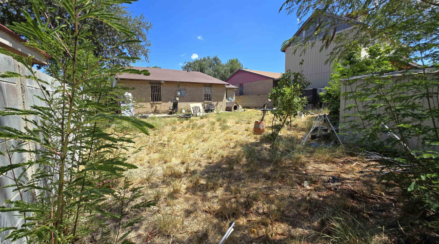 1016 N Lost Creek Lp, Laredo, Texas 78046-6019, 3 Bedrooms Bedrooms, 5 Rooms Rooms,2 BathroomsBathrooms,Residential,For Sale,1016 N Lost Creek Lp,20264467