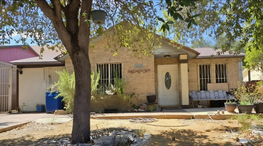 1016 N Lost Creek Lp, Laredo, Texas 78046-6019, 3 Bedrooms Bedrooms, 5 Rooms Rooms,2 BathroomsBathrooms,Residential,For Sale,1016 N Lost Creek Lp,20264467