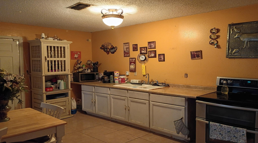 1016 N Lost Creek Lp, Laredo, Texas 78046-6019, 3 Bedrooms Bedrooms, 5 Rooms Rooms,2 BathroomsBathrooms,Residential,For Sale,1016 N Lost Creek Lp,20264467