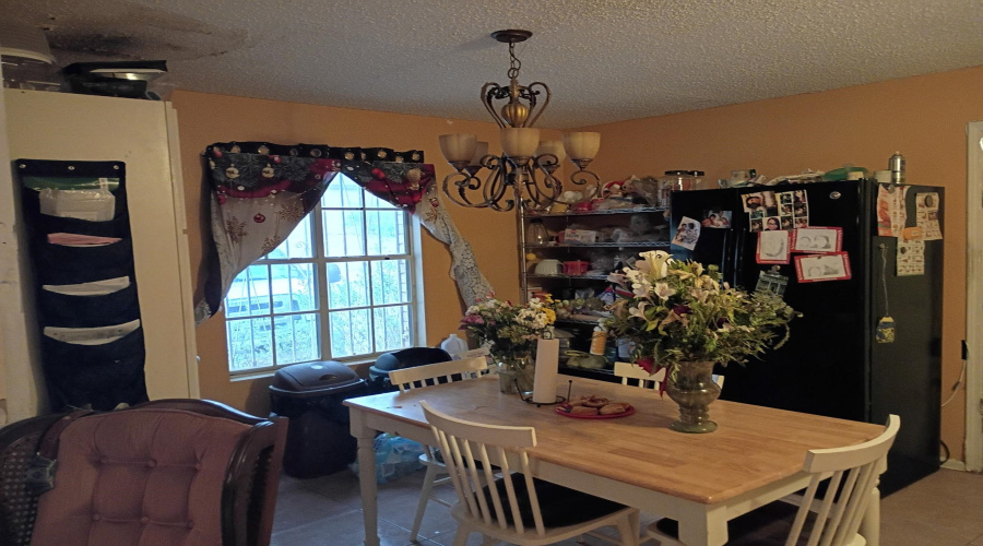 1016 N Lost Creek Lp, Laredo, Texas 78046-6019, 3 Bedrooms Bedrooms, 5 Rooms Rooms,2 BathroomsBathrooms,Residential,For Sale,1016 N Lost Creek Lp,20264467