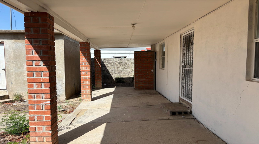 2303 Chacon St, Laredo, Texas 78043, 3 Bedrooms Bedrooms, 6 Rooms Rooms,1 BathroomBathrooms,Residential,For Rent,2303 Chacon St,20264468