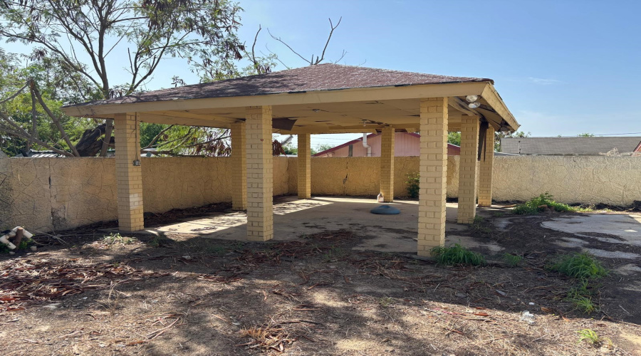 2303 Chacon St, Laredo, Texas 78043, 3 Bedrooms Bedrooms, 6 Rooms Rooms,1 BathroomBathrooms,Residential,For Rent,2303 Chacon St,20264468