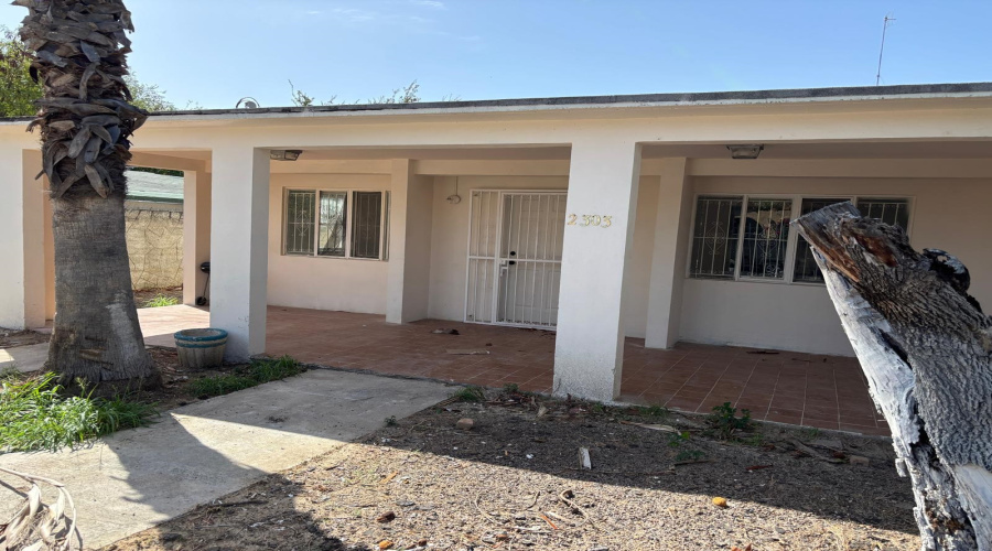 2303 Chacon St, Laredo, Texas 78043, 3 Bedrooms Bedrooms, 6 Rooms Rooms,1 BathroomBathrooms,Residential,For Rent,2303 Chacon St,20264468