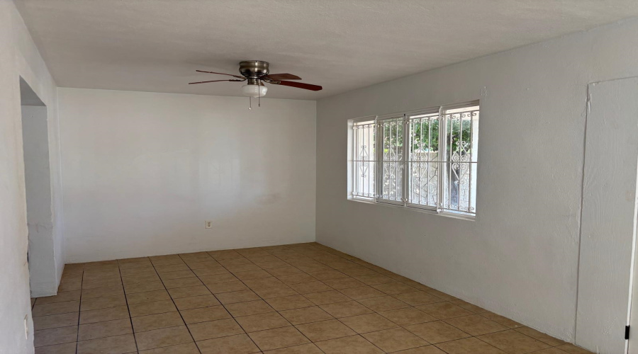 2303 Chacon St, Laredo, Texas 78043, 3 Bedrooms Bedrooms, 6 Rooms Rooms,1 BathroomBathrooms,Residential,For Rent,2303 Chacon St,20264468