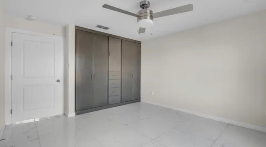 504 Gale Ct, Laredo, Texas 78041, 3 Bedrooms Bedrooms, 5 Rooms Rooms,2 BathroomsBathrooms,Residential,For Rent,504 Gale Ct,20264469