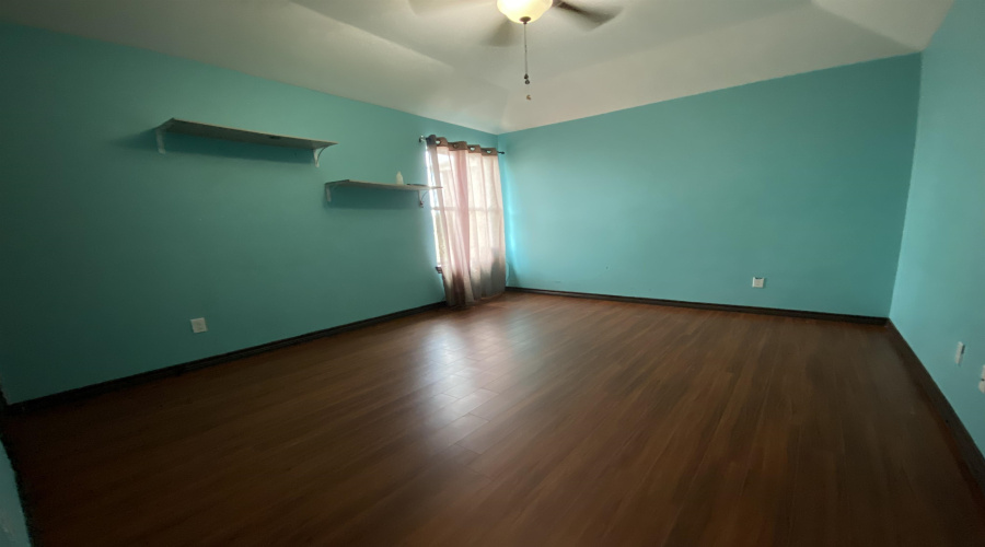 2033 Port San Angelo Dr, LAREDO, Texas 78045, 4 Bedrooms Bedrooms, 8 Rooms Rooms,2 BathroomsBathrooms,Residential,For Sale,2033 Port San Angelo Dr,20263300