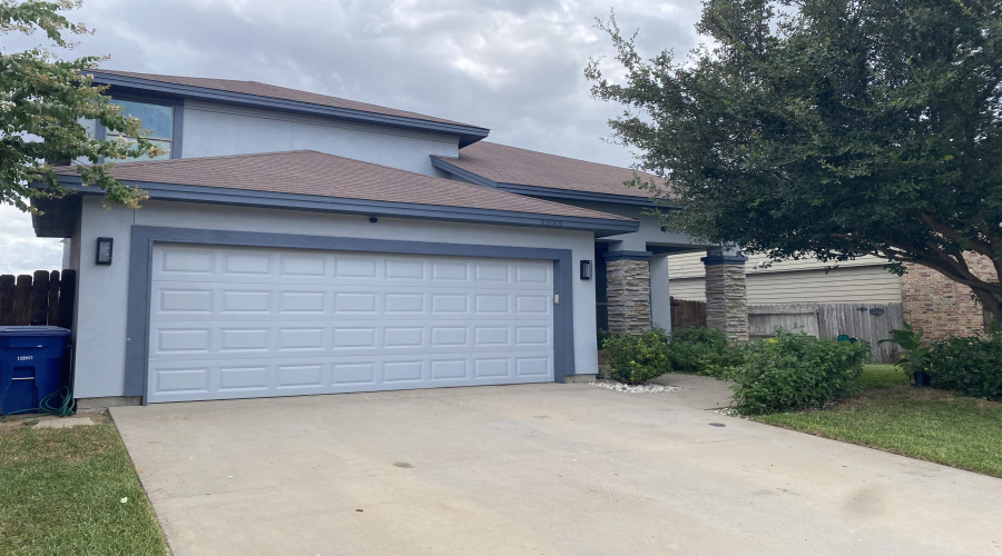 2033 Port San Angelo Dr, LAREDO, Texas 78045, 4 Bedrooms Bedrooms, 8 Rooms Rooms,2 BathroomsBathrooms,Residential,For Sale,2033 Port San Angelo Dr,20263300