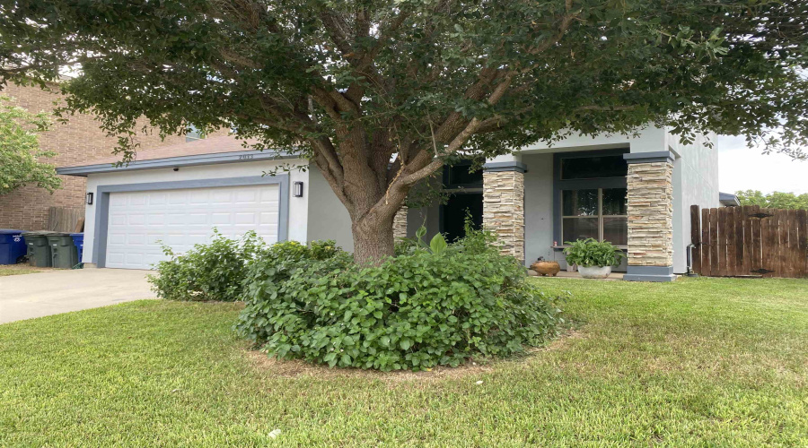 2033 Port San Angelo Dr, LAREDO, Texas 78045, 4 Bedrooms Bedrooms, 8 Rooms Rooms,2 BathroomsBathrooms,Residential,For Sale,2033 Port San Angelo Dr,20263300