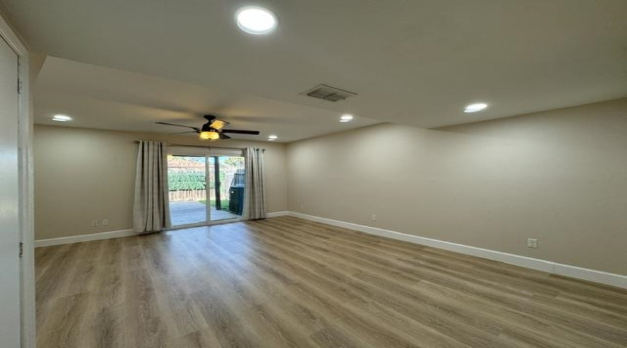 1300 Hillside Rd, LAREDO, Texas 78041, 2 Bedrooms Bedrooms, 4 Rooms Rooms,1 BathroomBathrooms,Residential,For Rent,1300 Hillside Rd,20264471