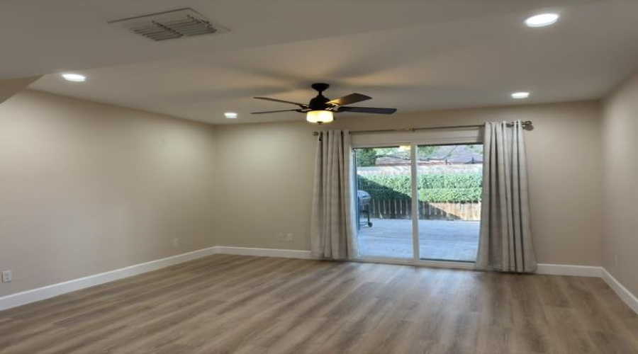 1300 Hillside Rd, LAREDO, Texas 78041, 2 Bedrooms Bedrooms, 4 Rooms Rooms,1 BathroomBathrooms,Residential,For Rent,1300 Hillside Rd,20264471