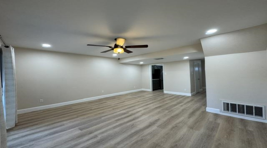 1300 Hillside Rd, LAREDO, Texas 78041, 2 Bedrooms Bedrooms, 4 Rooms Rooms,1 BathroomBathrooms,Residential,For Rent,1300 Hillside Rd,20264471