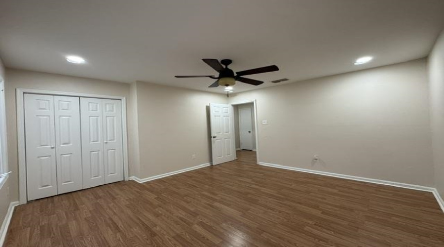 1300 Hillside Rd, LAREDO, Texas 78041, 2 Bedrooms Bedrooms, 4 Rooms Rooms,1 BathroomBathrooms,Residential,For Rent,1300 Hillside Rd,20264471