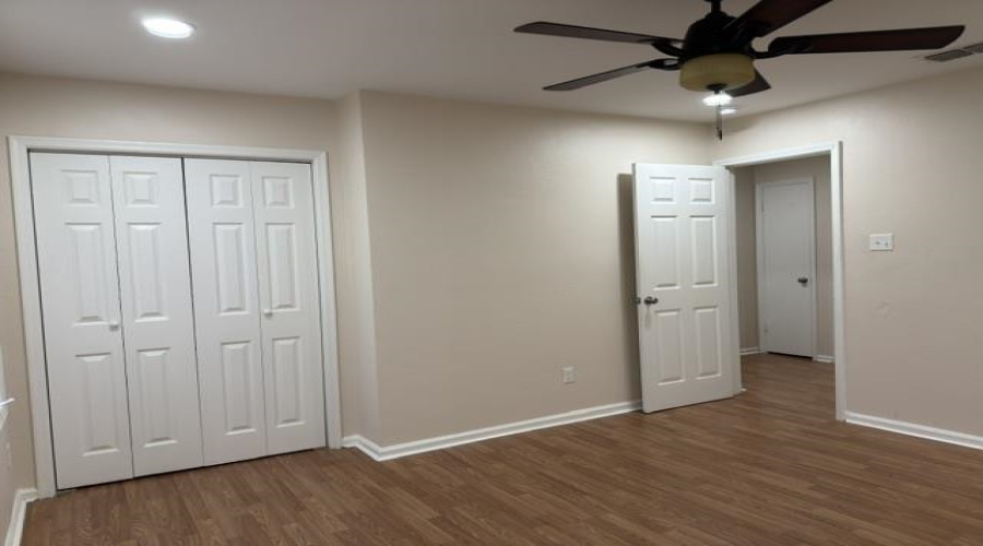 1300 Hillside Rd, LAREDO, Texas 78041, 2 Bedrooms Bedrooms, 4 Rooms Rooms,1 BathroomBathrooms,Residential,For Rent,1300 Hillside Rd,20264471