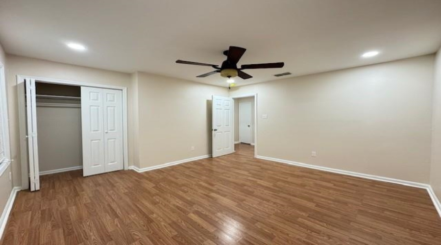 1300 Hillside Rd, LAREDO, Texas 78041, 2 Bedrooms Bedrooms, 4 Rooms Rooms,1 BathroomBathrooms,Residential,For Rent,1300 Hillside Rd,20264471