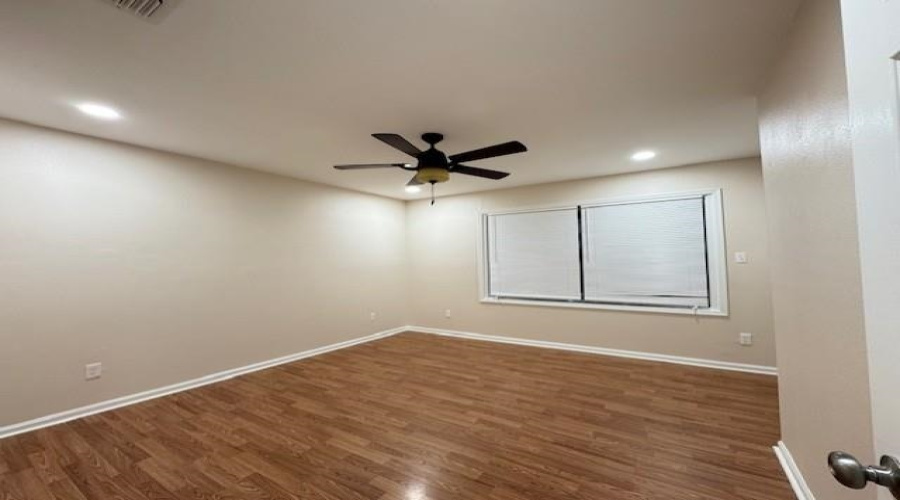 1300 Hillside Rd, LAREDO, Texas 78041, 2 Bedrooms Bedrooms, 4 Rooms Rooms,1 BathroomBathrooms,Residential,For Rent,1300 Hillside Rd,20264471