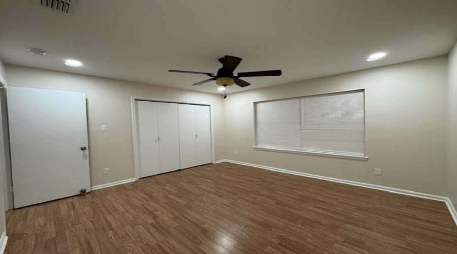 1300 Hillside Rd, LAREDO, Texas 78041, 2 Bedrooms Bedrooms, 4 Rooms Rooms,1 BathroomBathrooms,Residential,For Rent,1300 Hillside Rd,20264471