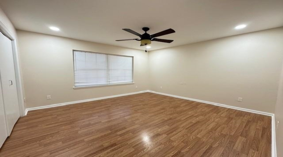 1300 Hillside Rd, LAREDO, Texas 78041, 2 Bedrooms Bedrooms, 4 Rooms Rooms,1 BathroomBathrooms,Residential,For Rent,1300 Hillside Rd,20264471
