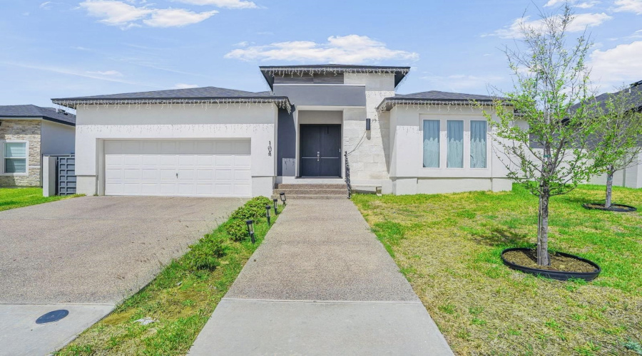 104 Sorella Loop, LAREDO, Texas 78045, 4 Bedrooms Bedrooms, 6 Rooms Rooms,3 BathroomsBathrooms,Residential,For Sale,104 Sorella Loop,20264472