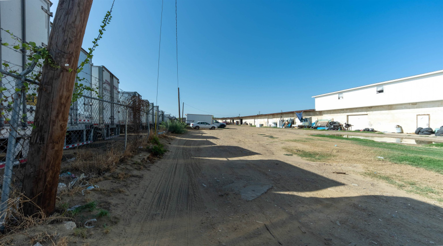5511 E Saunders St, Laredo, Texas 78043, ,Land,For Sale,5511 E Saunders St,20264483