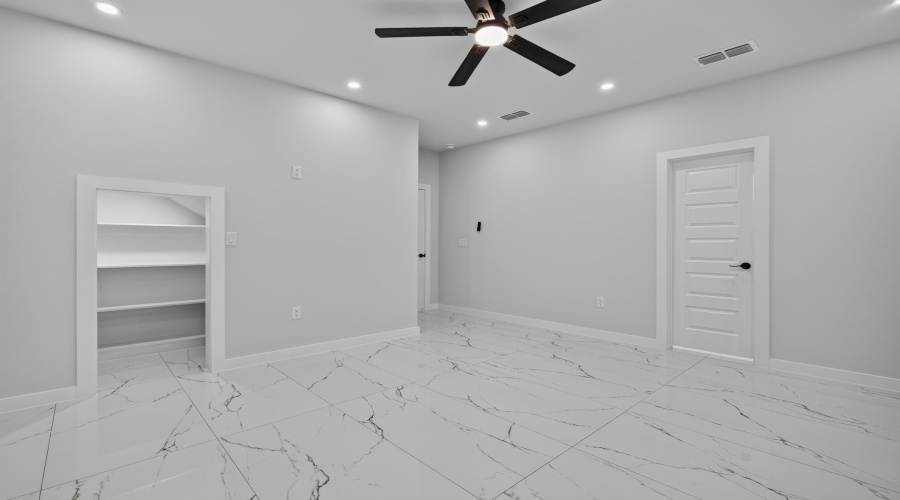 5060 Luna Grande Lp., Laredo, Texas 78046, 4 Bedrooms Bedrooms, 6 Rooms Rooms,2 BathroomsBathrooms,Residential,For Sale,5060 Luna Grande Lp.,20264477