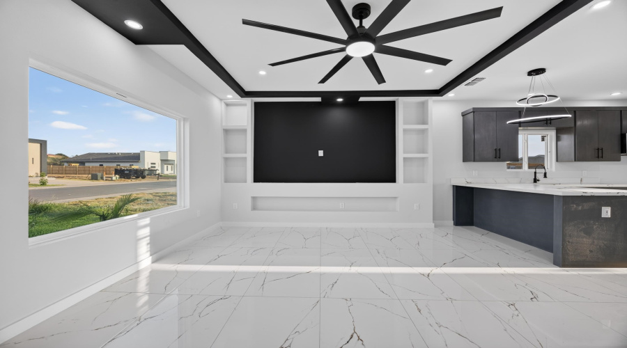 5060 Luna Grande Lp., Laredo, Texas 78046, 4 Bedrooms Bedrooms, 6 Rooms Rooms,2 BathroomsBathrooms,Residential,For Sale,5060 Luna Grande Lp.,20264477