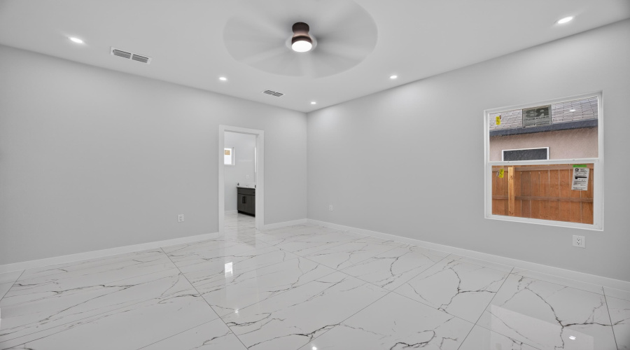 5060 Luna Grande Lp., Laredo, Texas 78046, 4 Bedrooms Bedrooms, 6 Rooms Rooms,2 BathroomsBathrooms,Residential,For Sale,5060 Luna Grande Lp.,20264477