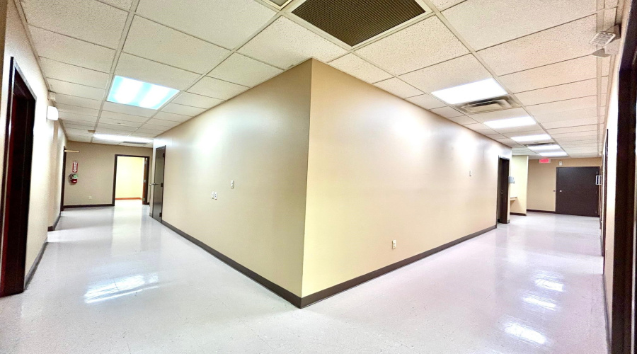 209 W Village Blvd, Laredo, Texas 78041, 6 Rooms Rooms,4 BathroomsBathrooms,Commercial retail/office,For Rent,209 W Village Blvd,20264479
