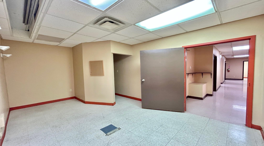 209 W Village Blvd, Laredo, Texas 78041, 6 Rooms Rooms,4 BathroomsBathrooms,Commercial retail/office,For Rent,209 W Village Blvd,20264479