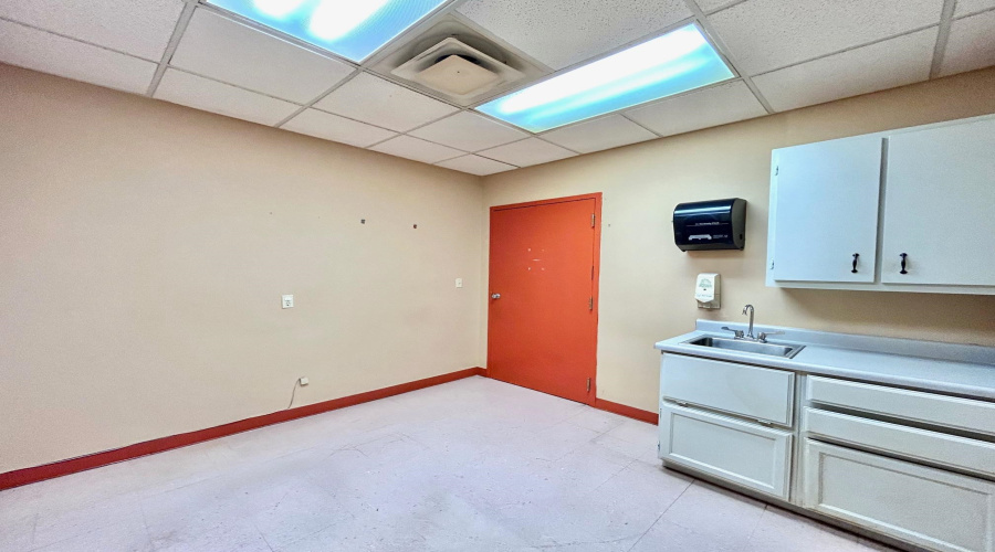 209 W Village Blvd, Laredo, Texas 78041, 6 Rooms Rooms,4 BathroomsBathrooms,Commercial retail/office,For Rent,209 W Village Blvd,20264479