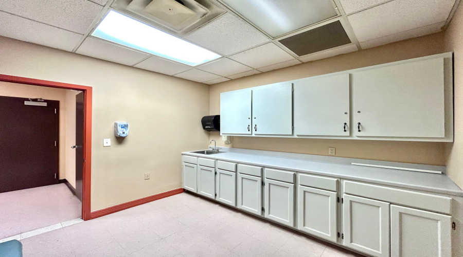 209 W Village Blvd, Laredo, Texas 78041, 6 Rooms Rooms,4 BathroomsBathrooms,Commercial retail/office,For Rent,209 W Village Blvd,20264479
