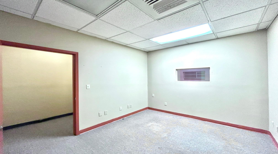 209 W Village Blvd, Laredo, Texas 78041, 6 Rooms Rooms,4 BathroomsBathrooms,Commercial retail/office,For Rent,209 W Village Blvd,20264479